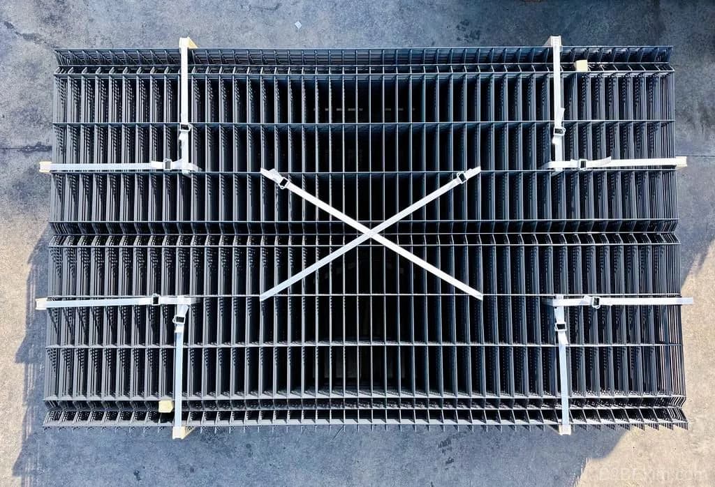 3D Panel Fence thumbnail 2