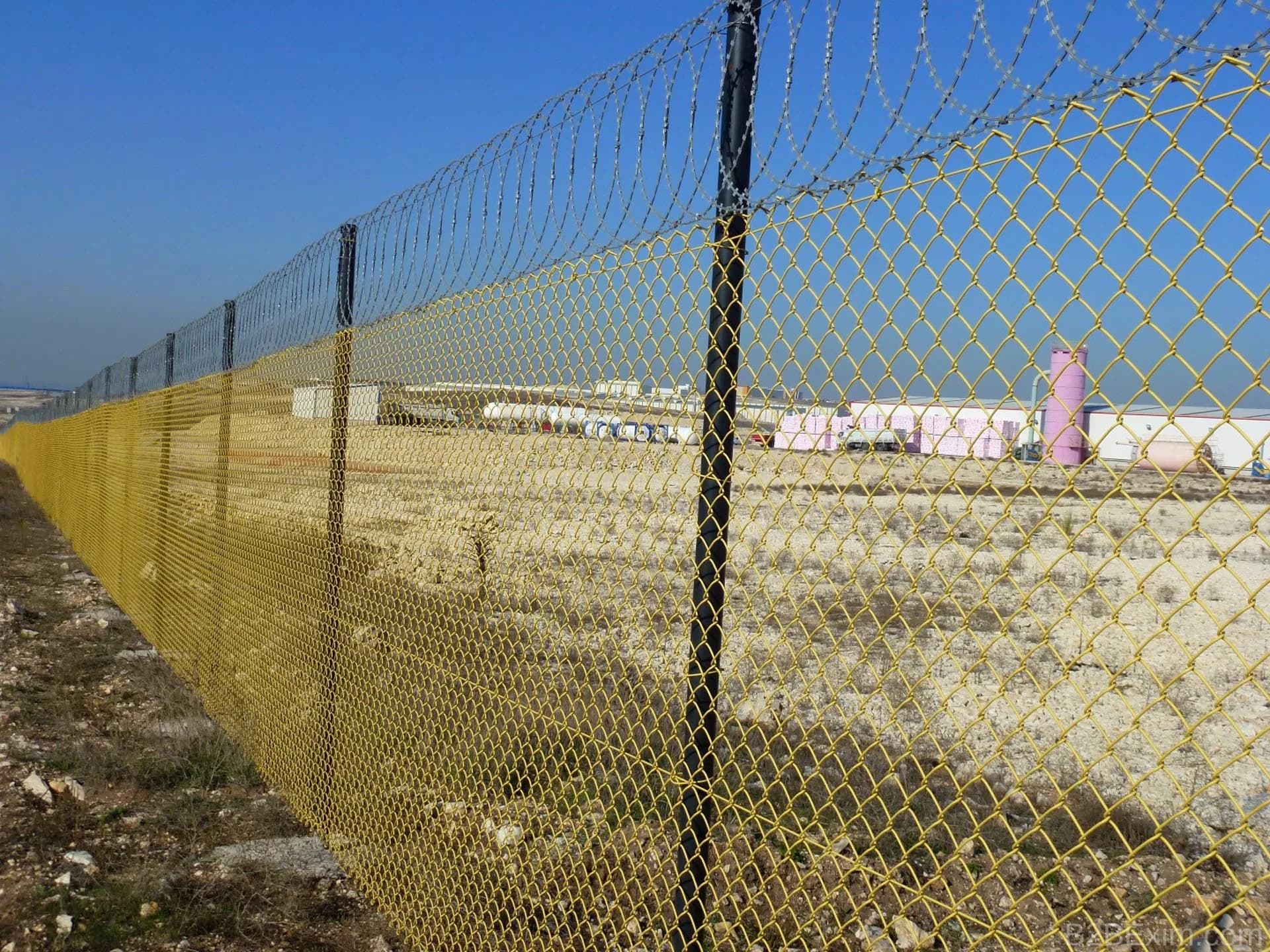 PVC Coated Chain Link Fence thumbnail 3