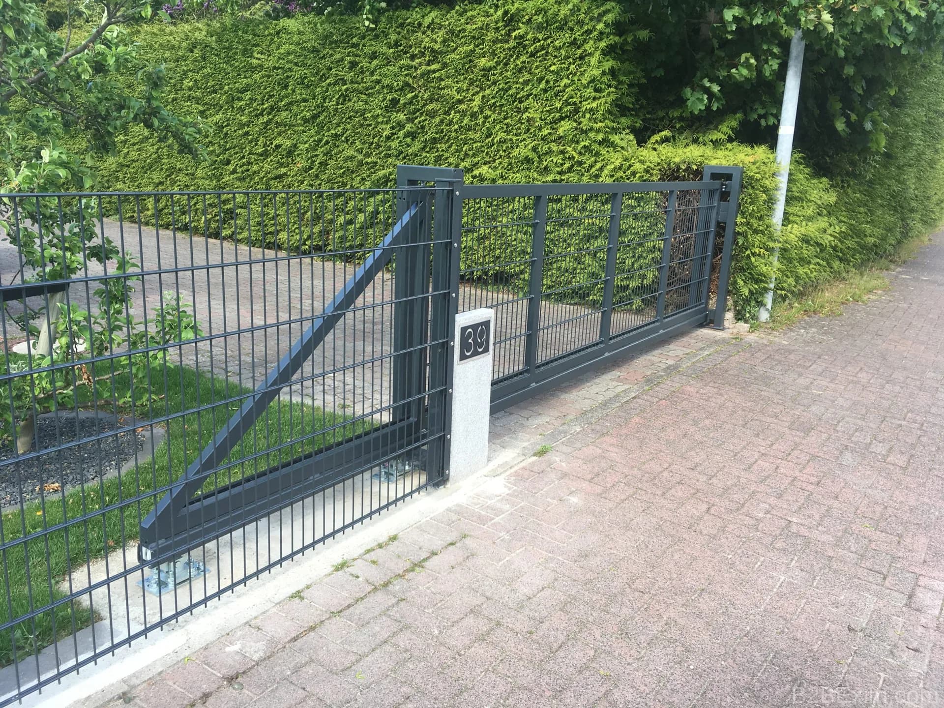 Panel Fence Sliding Gate thumbnail 3