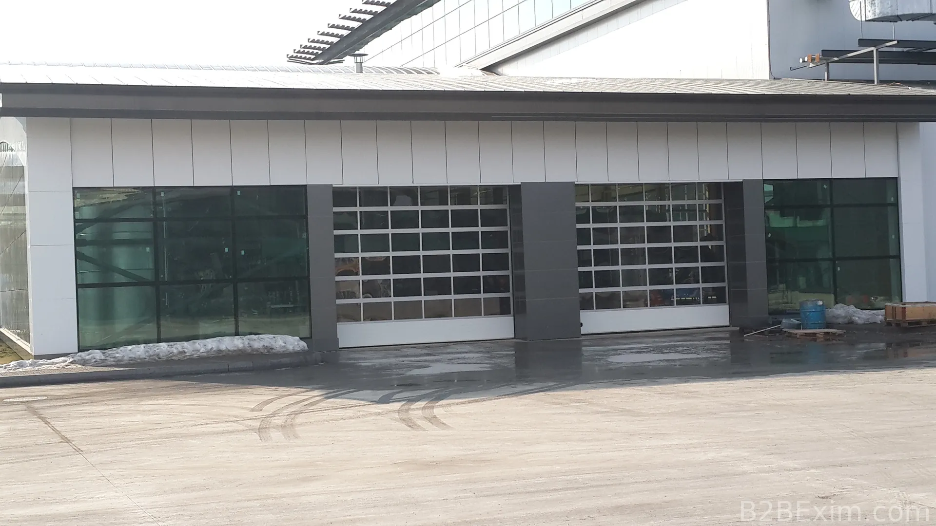 Full Vision Sectional Door thumbnail 2
