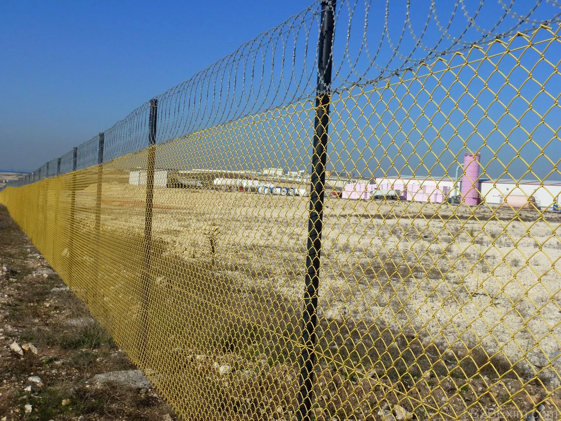 PVC Coated Chain Link Fence thumbnail 3