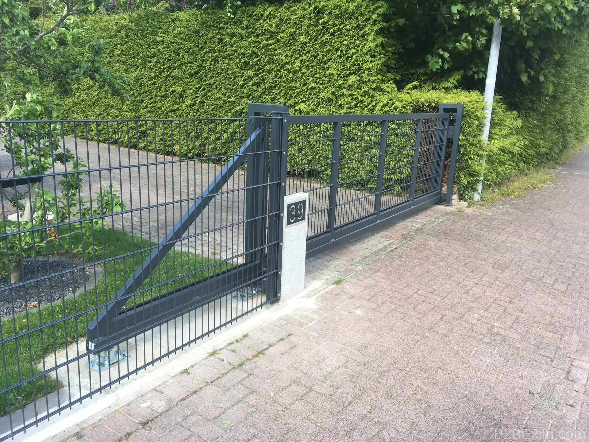 Panel Fence Sliding Gate thumbnail 3