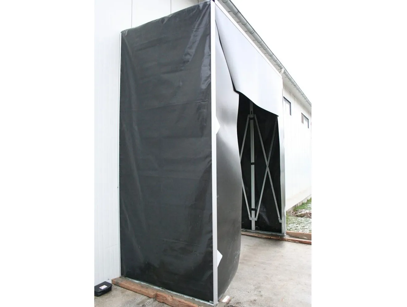 Loading Tunnel Models - 1