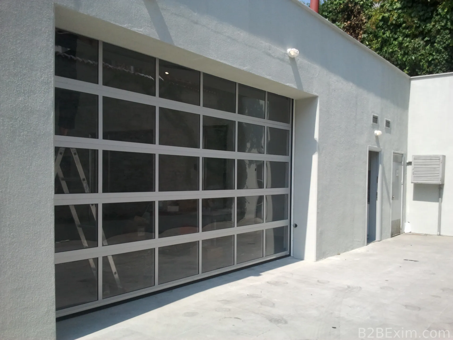 Sectional Garage Door thumbnail 4